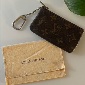 ❤️SOLD❤️Authentic Louis Vuitton Monogram Canvas Key Pouch Case
